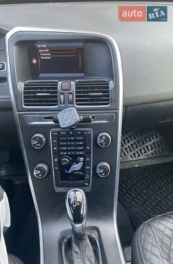 Внедорожник / Кроссовер Volvo XC60 2014 в 