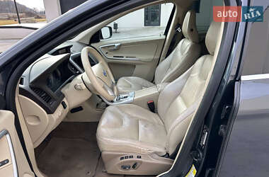 Внедорожник / Кроссовер Volvo XC60 2011 в 
