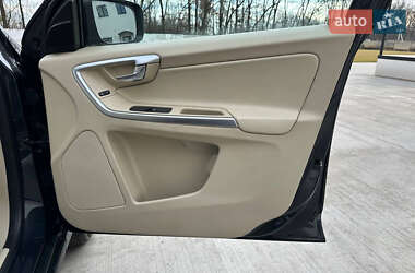 Внедорожник / Кроссовер Volvo XC60 2011 в 