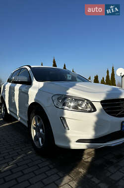 Внедорожник / Кроссовер Volvo XC60 2015 в Новояворовске