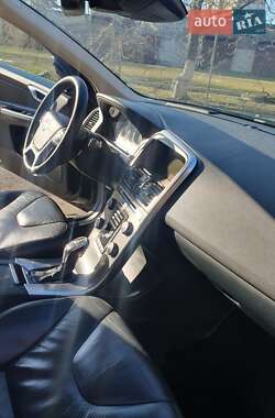Внедорожник / Кроссовер Volvo XC60 2013 в 