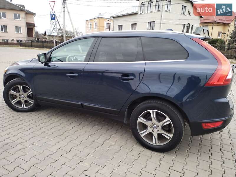 Внедорожник / Кроссовер Volvo XC60 2012 в 