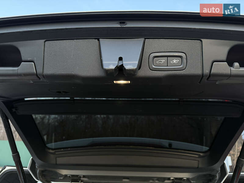 Внедорожник / Кроссовер Volvo XC60 2021 в Киеве