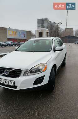 Внедорожник / Кроссовер Volvo XC60 2012 в 