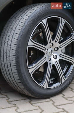 Внедорожник / Кроссовер Volvo XC60 2021 в 