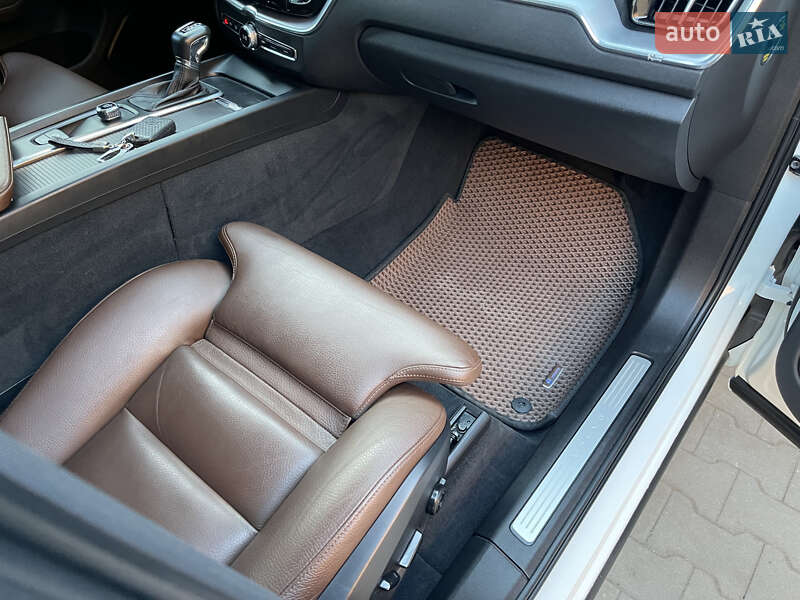 Внедорожник / Кроссовер Volvo XC60 2018 в Казатине