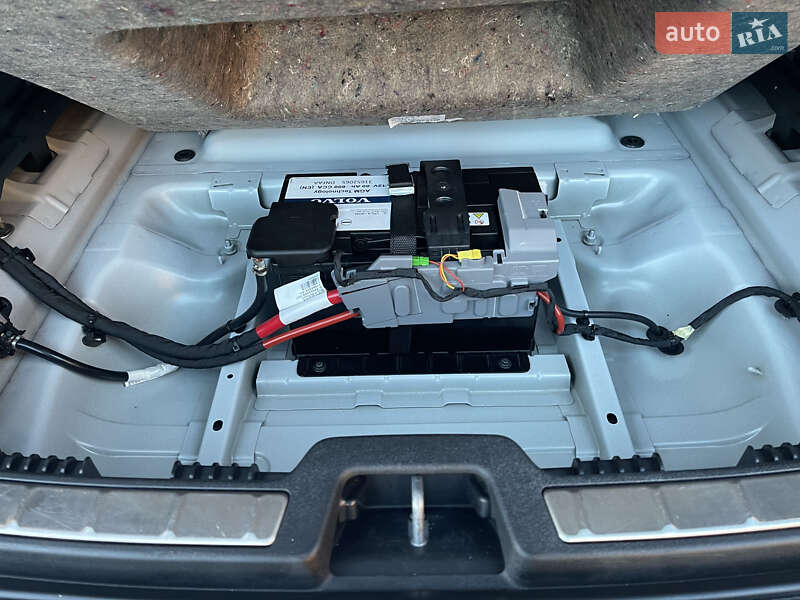 Внедорожник / Кроссовер Volvo XC60 2018 в Казатине