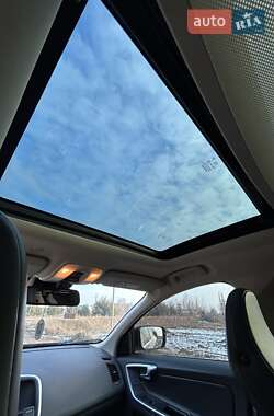 Внедорожник / Кроссовер Volvo XC60 2013 в 