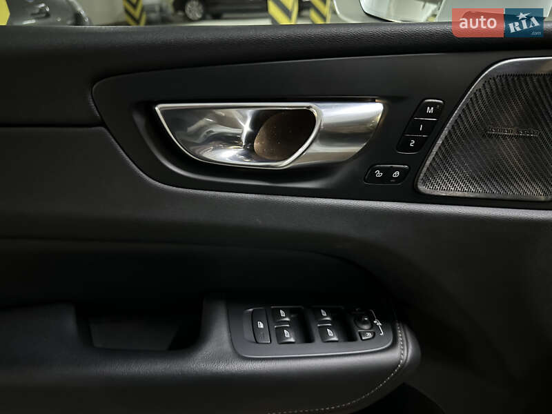 Внедорожник / Кроссовер Volvo XC60 2022 в Одессе
