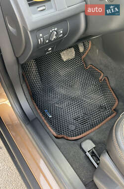 Внедорожник / Кроссовер Volvo XC60 2013 в 
