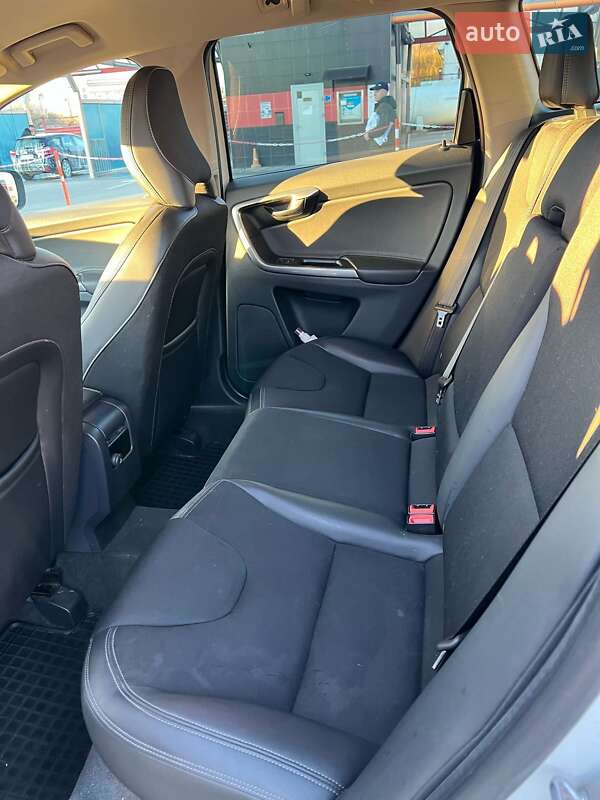 Внедорожник / Кроссовер Volvo XC60 2015 в Львове