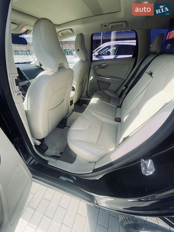 Внедорожник / Кроссовер Volvo XC60 2014 в Ивано-Франковске фото 13 Внедорожник / Кроссовер Volvo XC60 2014 в Ивано-Франковске