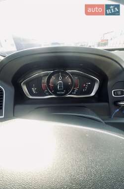 Внедорожник / Кроссовер Volvo XC60 2014 в 