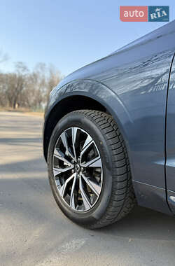 Позашляховик / Кросовер Volvo XC60 2023 в 