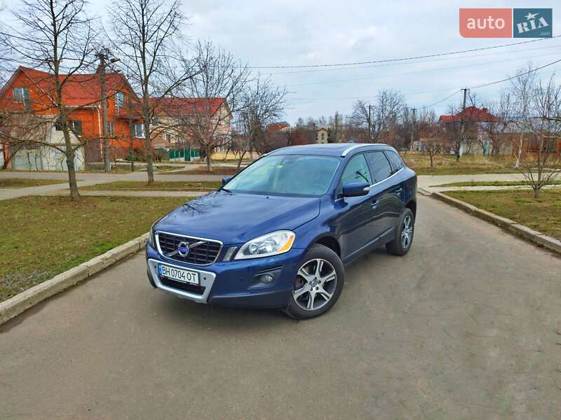 Внедорожник / Кроссовер Volvo XC60 2013 в 