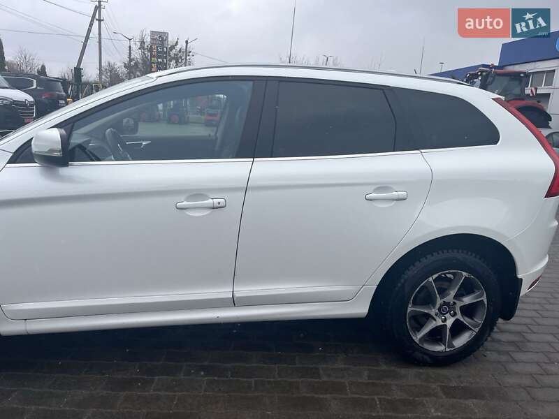 Позашляховик / Кросовер Volvo XC60 2015 в Києві