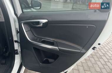 Внедорожник / Кроссовер Volvo XC60 2015 в 