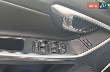 Внедорожник / Кроссовер Volvo XC60 2015 в 
