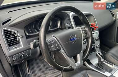 Внедорожник / Кроссовер Volvo XC60 2015 в 