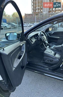Внедорожник / Кроссовер Volvo XC60 2014 в 