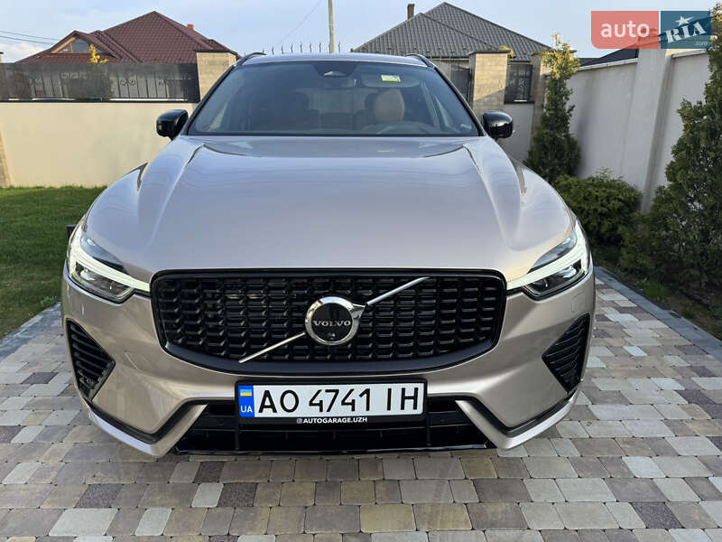 Внедорожник / Кроссовер Volvo XC60 2024 в Ужгороде