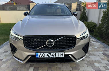 Позашляховик / Кросовер Volvo XC60 2024 в 
