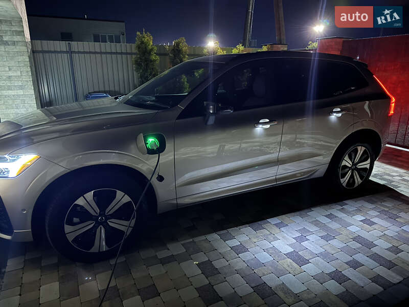 Внедорожник / Кроссовер Volvo XC60 2024 в Ужгороде