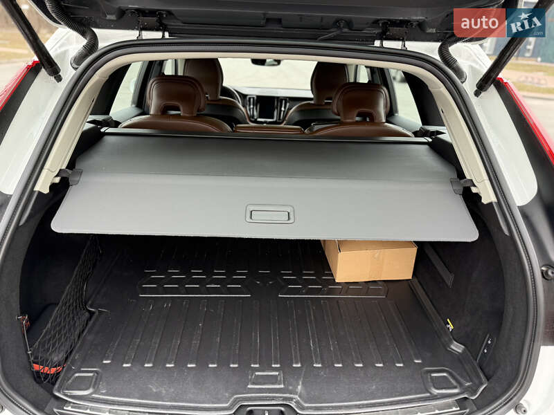 Внедорожник / Кроссовер Volvo XC60 2018 в Киеве фото 29 Внедорожник / Кроссовер Volvo XC60 2018 в Киеве
