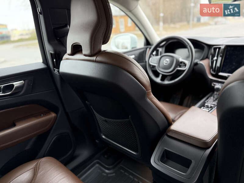 Внедорожник / Кроссовер Volvo XC60 2018 в Киеве фото 46 Внедорожник / Кроссовер Volvo XC60 2018 в Киеве