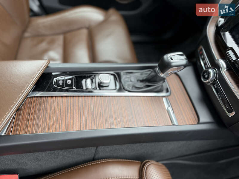 Внедорожник / Кроссовер Volvo XC60 2018 в Киеве фото 55 Внедорожник / Кроссовер Volvo XC60 2018 в Киеве