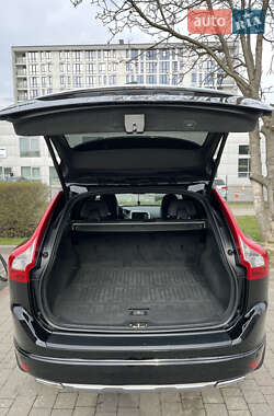 Внедорожник / Кроссовер Volvo XC60 2015 в 