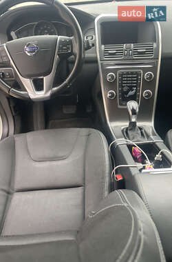 Внедорожник / Кроссовер Volvo XC60 2016 в 