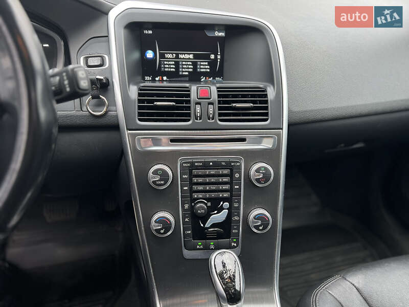 Позашляховик / Кросовер Volvo XC60 2015 в Рівному