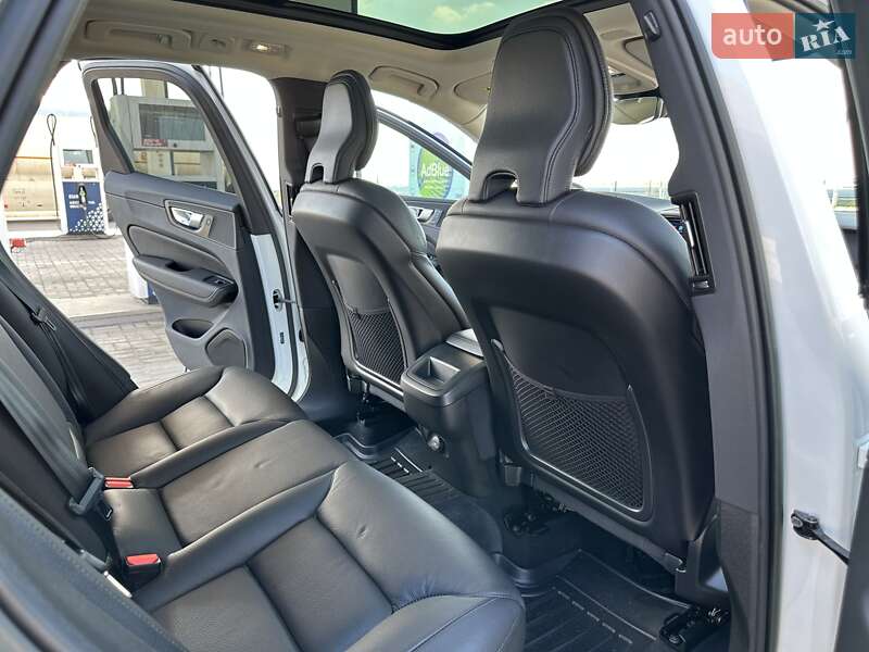 Позашляховик / Кросовер Volvo XC60 2022 в Дніпрі