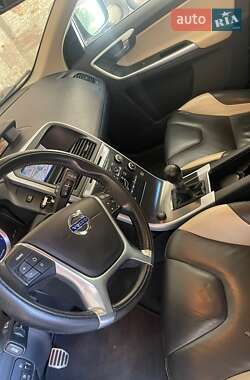 Внедорожник / Кроссовер Volvo XC60 2010 в 