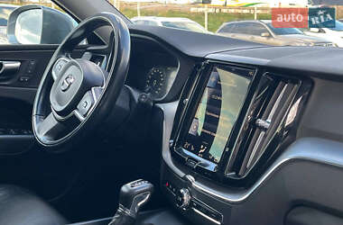 Внедорожник / Кроссовер Volvo XC60 2017 в 