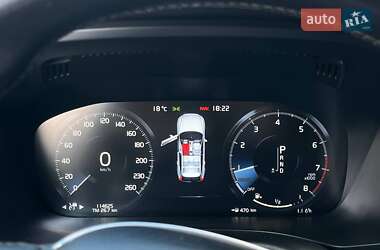 Внедорожник / Кроссовер Volvo XC60 2017 в 