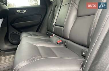 Внедорожник / Кроссовер Volvo XC60 2021 в 