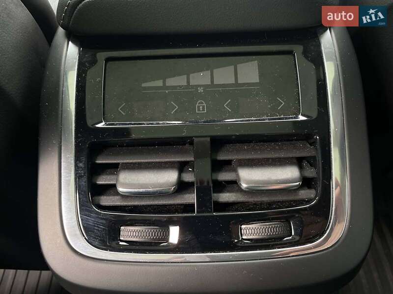 Внедорожник / Кроссовер Volvo XC60 2021 в Киеве