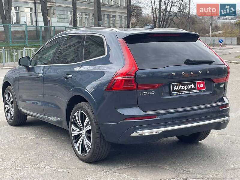 Внедорожник / Кроссовер Volvo XC60 2021 в Киеве