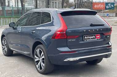 Внедорожник / Кроссовер Volvo XC60 2021 в 