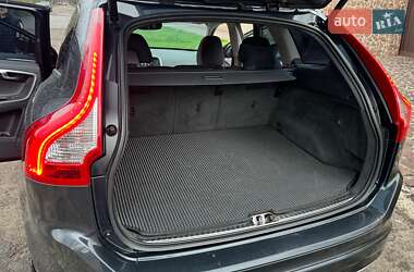 Внедорожник / Кроссовер Volvo XC60 2015 в 