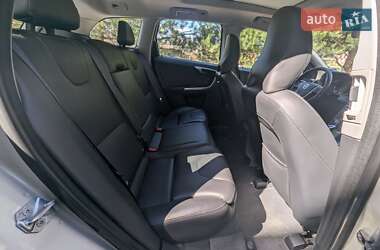 Внедорожник / Кроссовер Volvo XC60 2017 в 