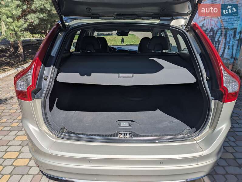 Позашляховик / Кросовер Volvo XC60 2017 в Луцьку