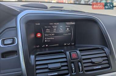 Внедорожник / Кроссовер Volvo XC60 2017 в 