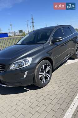 Внедорожник / Кроссовер Volvo XC60 2016 в 