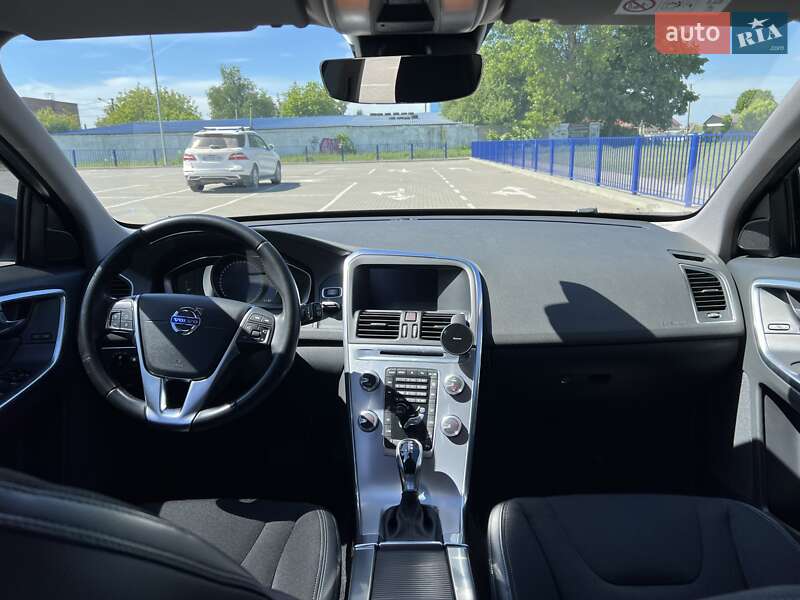 Внедорожник / Кроссовер Volvo XC60 2016 в Нововолынске