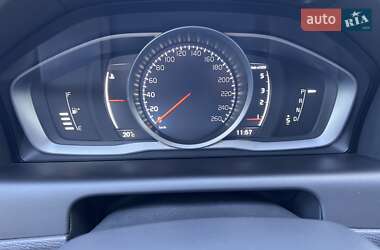 Внедорожник / Кроссовер Volvo XC60 2016 в 
