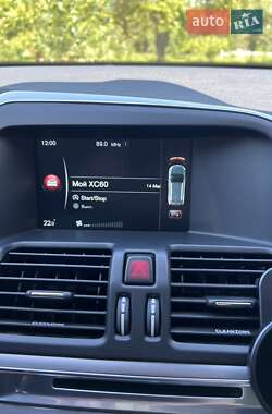 Внедорожник / Кроссовер Volvo XC60 2016 в 