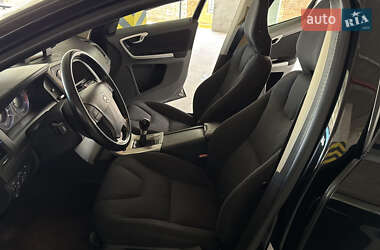 Позашляховик / Кросовер Volvo XC60 2009 в 